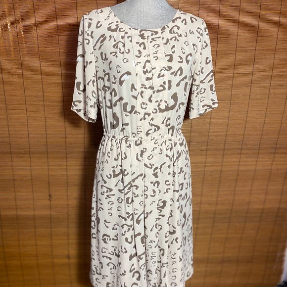 BCBGMaxAzria Dresses & Skirts - BCBGMaxAzria Karia Demure Leopard Print Dress Size Small